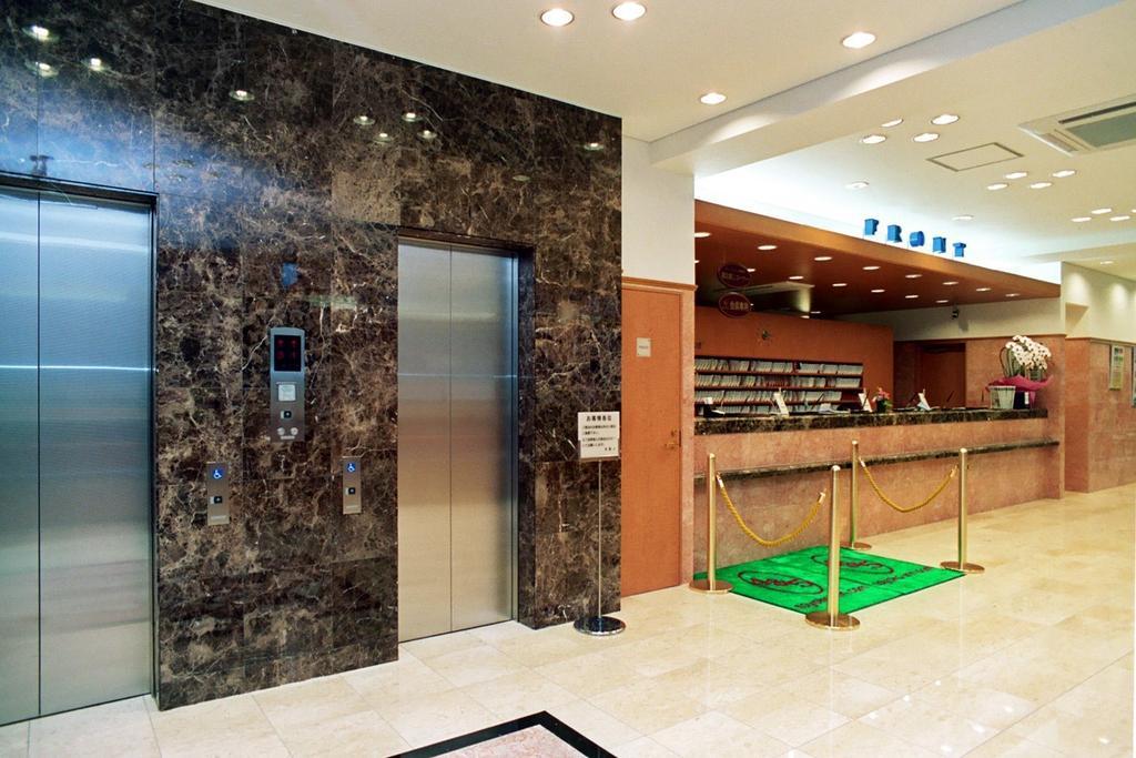 Toyoko Inn Tokyo Monzen-Nakacho Eitaibashi Exterior foto